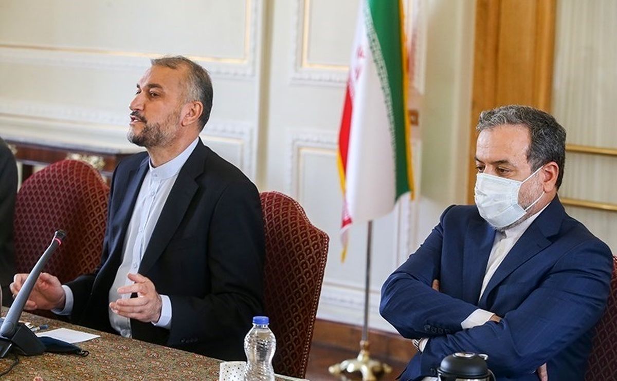 همراهی عراقچی با وزیر خارجه در ژنو؟ خبرگزاری نزدیک به دولت: صحت ندارد