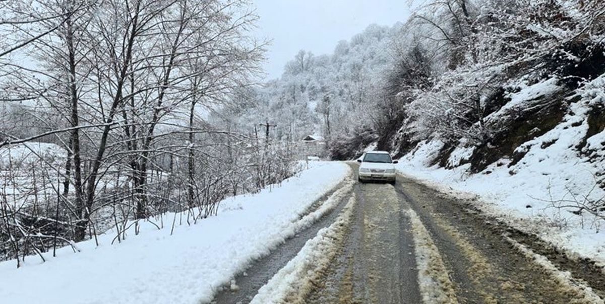 برف و باران در جاده‌های ۸ استان / محور کندوان و آزادراه تهران-شمال باز شد

