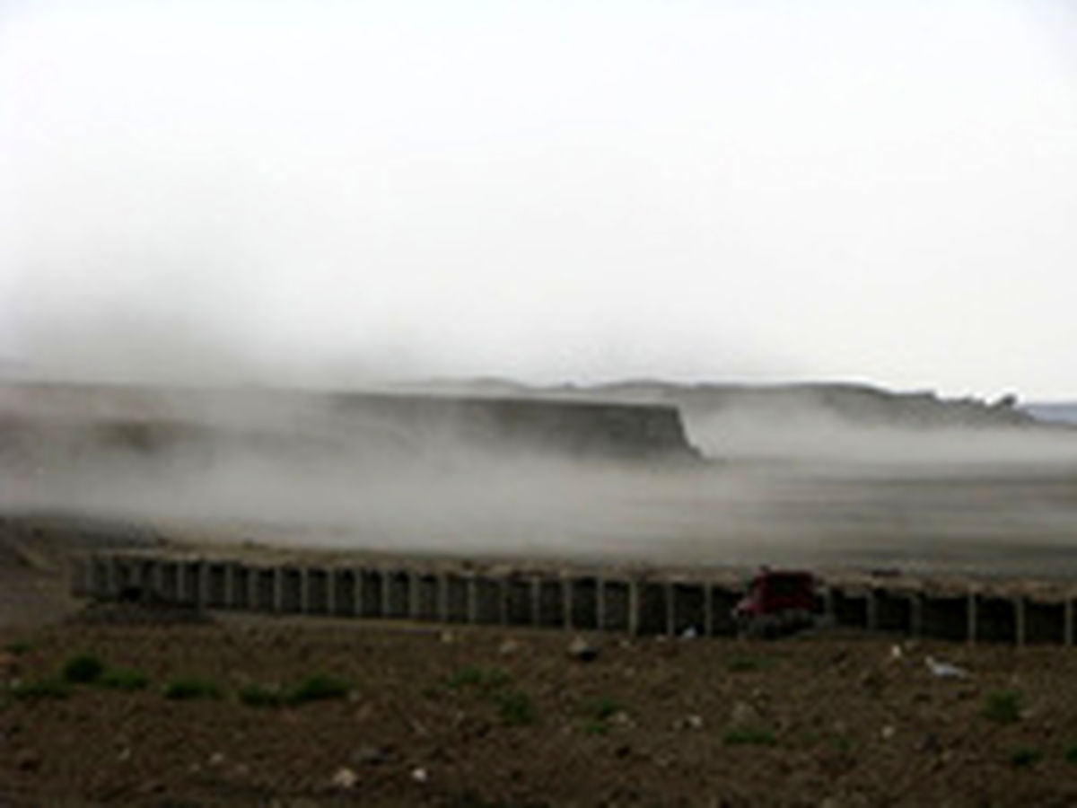 تبعات ریزگردهای دریاچه ارومیه؛ از سنگ کلیه تا افسردگی