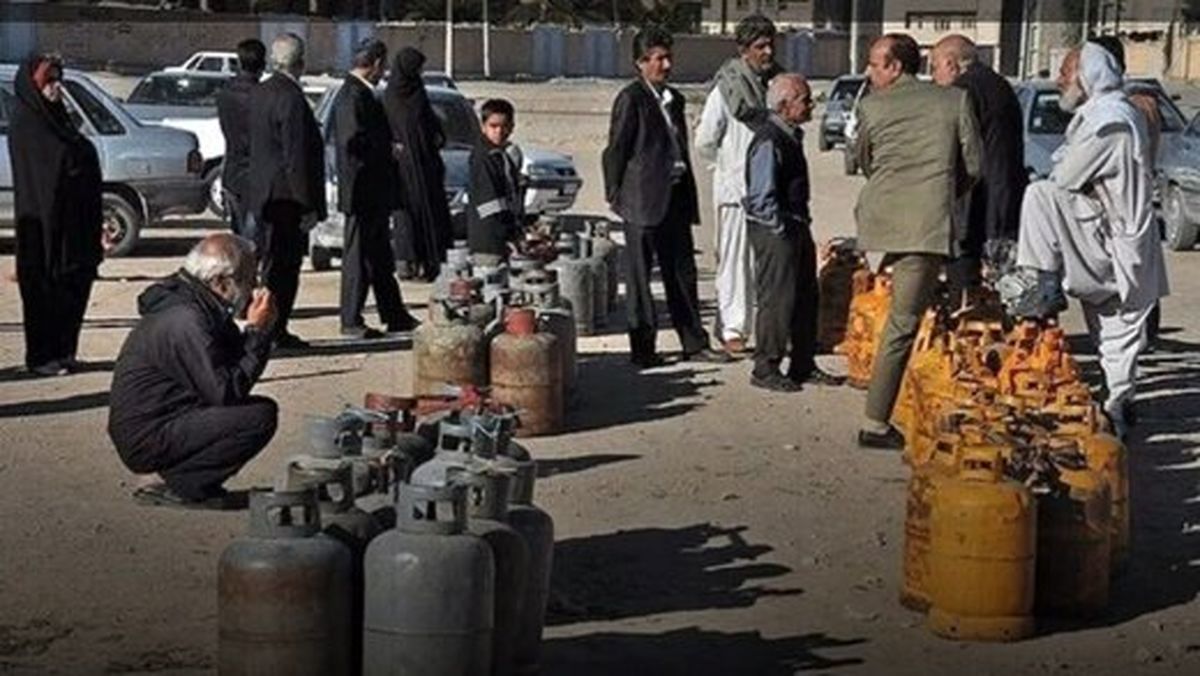 روزنامه دولت مقصرین کمبود گاز را پیدا کرد؛ مردم و دولت روحانی